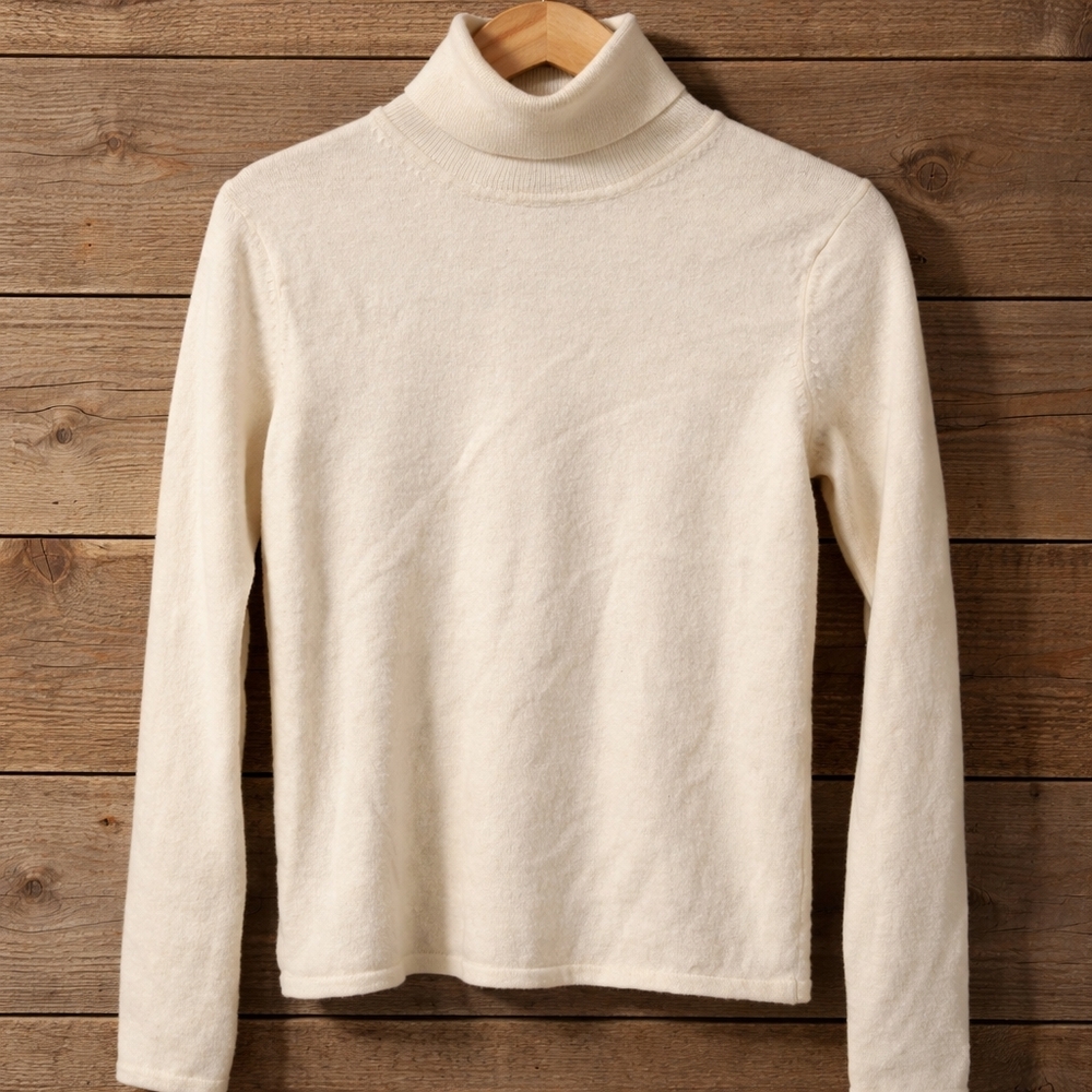 Tribeca Studio 100% Merino Wool E Cream Turtleneck Sweater
